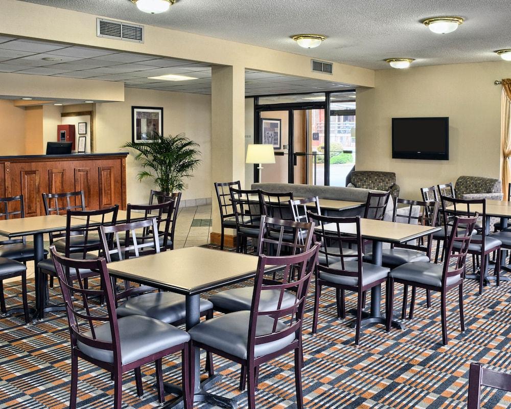 Quality Inn Fredericksburg-Central Park Area Экстерьер фото