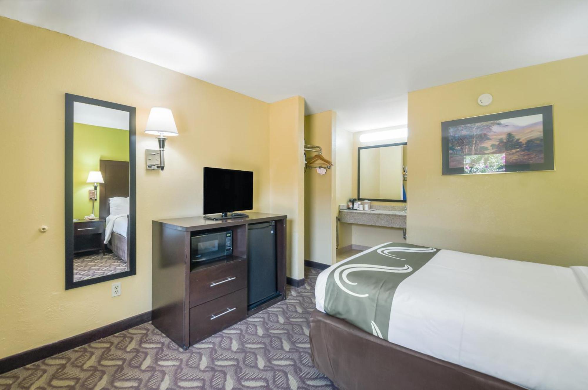Quality Inn Fredericksburg-Central Park Area Экстерьер фото