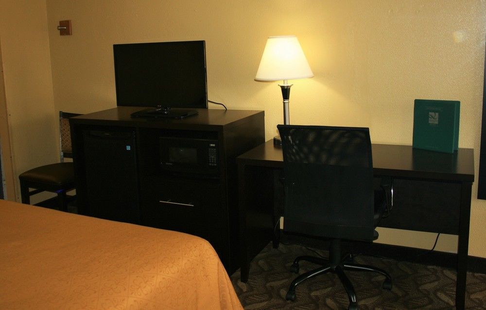 Quality Inn Fredericksburg-Central Park Area Экстерьер фото